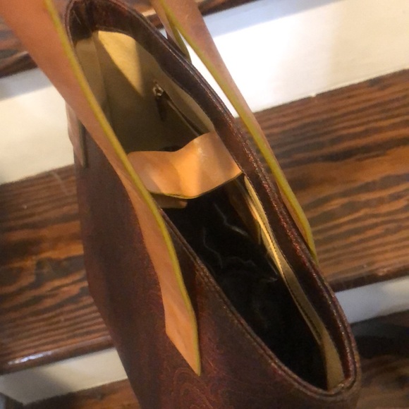 W ETRO Milano Red Paisley Vachetta Leather Tote Shoulder Bag Interior Zip Pocket - Picture 13 of 17